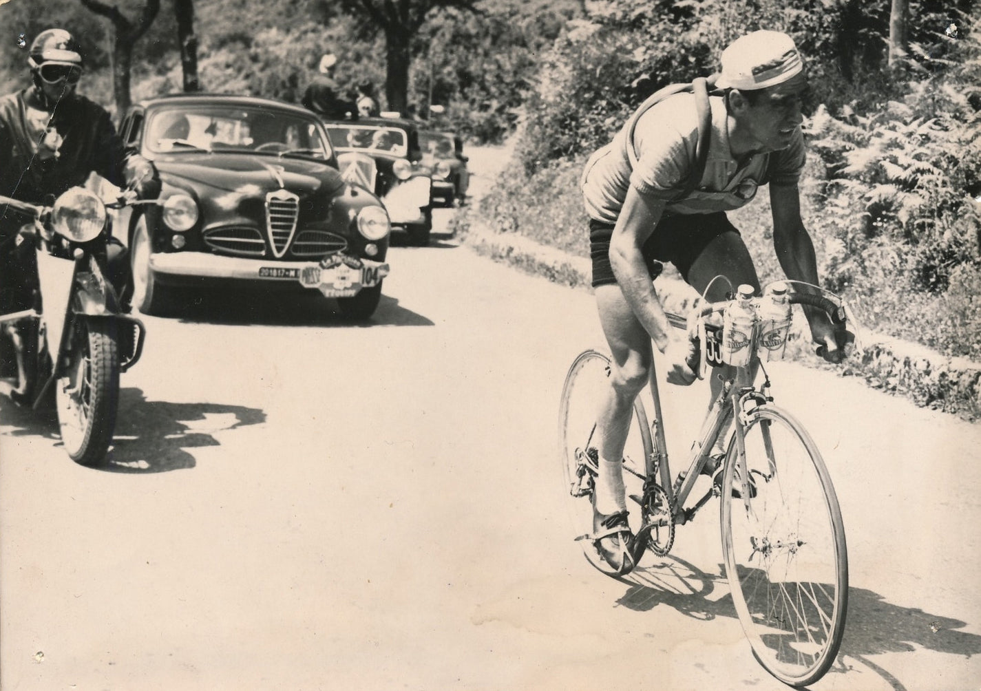 Cyclist with retro bidons